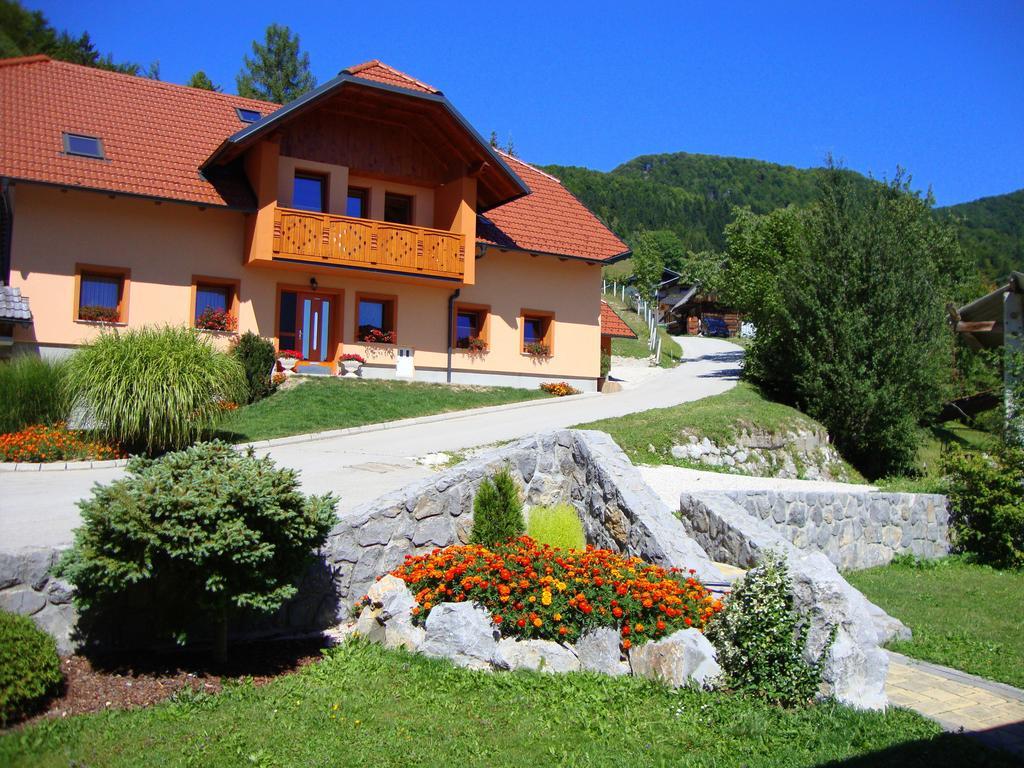 Apartments Trebusak Laze v Tuhinju Exterior foto